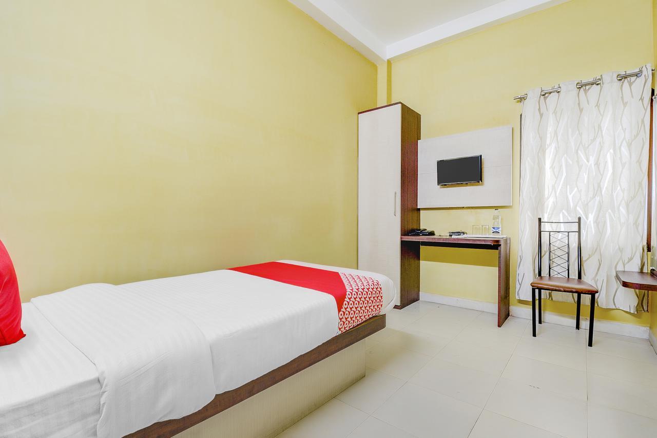 Oyo 13521 Sudhriti Hotel 西里古里 外观 照片