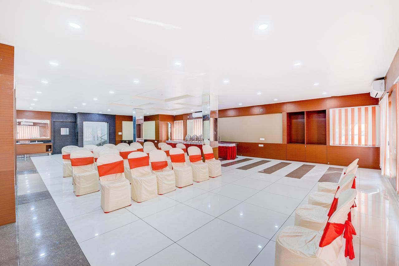 Oyo 13521 Sudhriti Hotel 西里古里 外观 照片