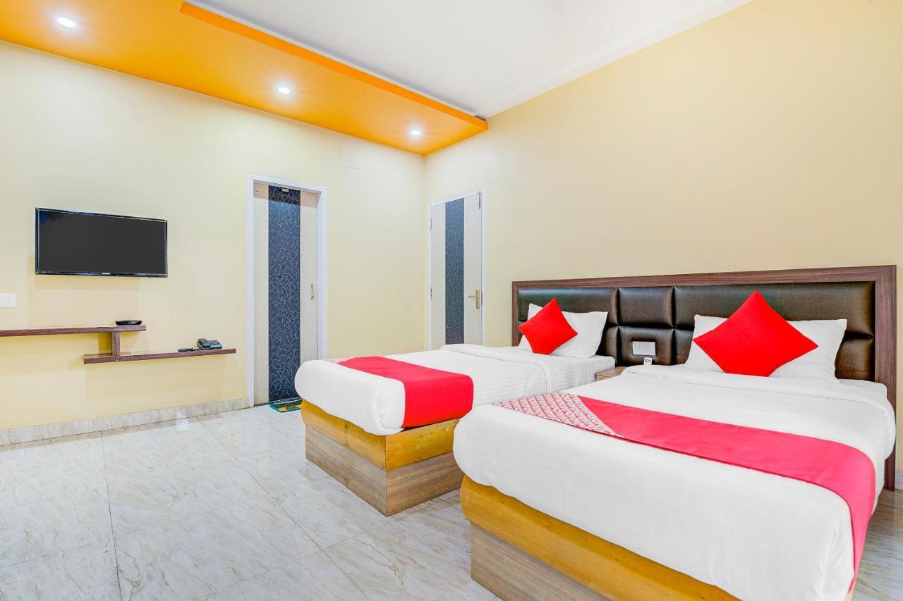 Oyo 13521 Sudhriti Hotel 西里古里 外观 照片