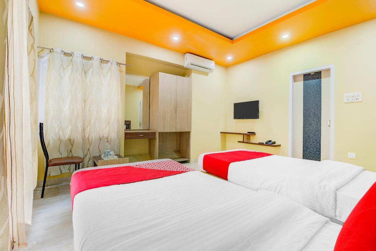 Oyo 13521 Sudhriti Hotel 西里古里 外观 照片